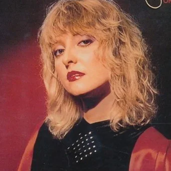 Amy Holland